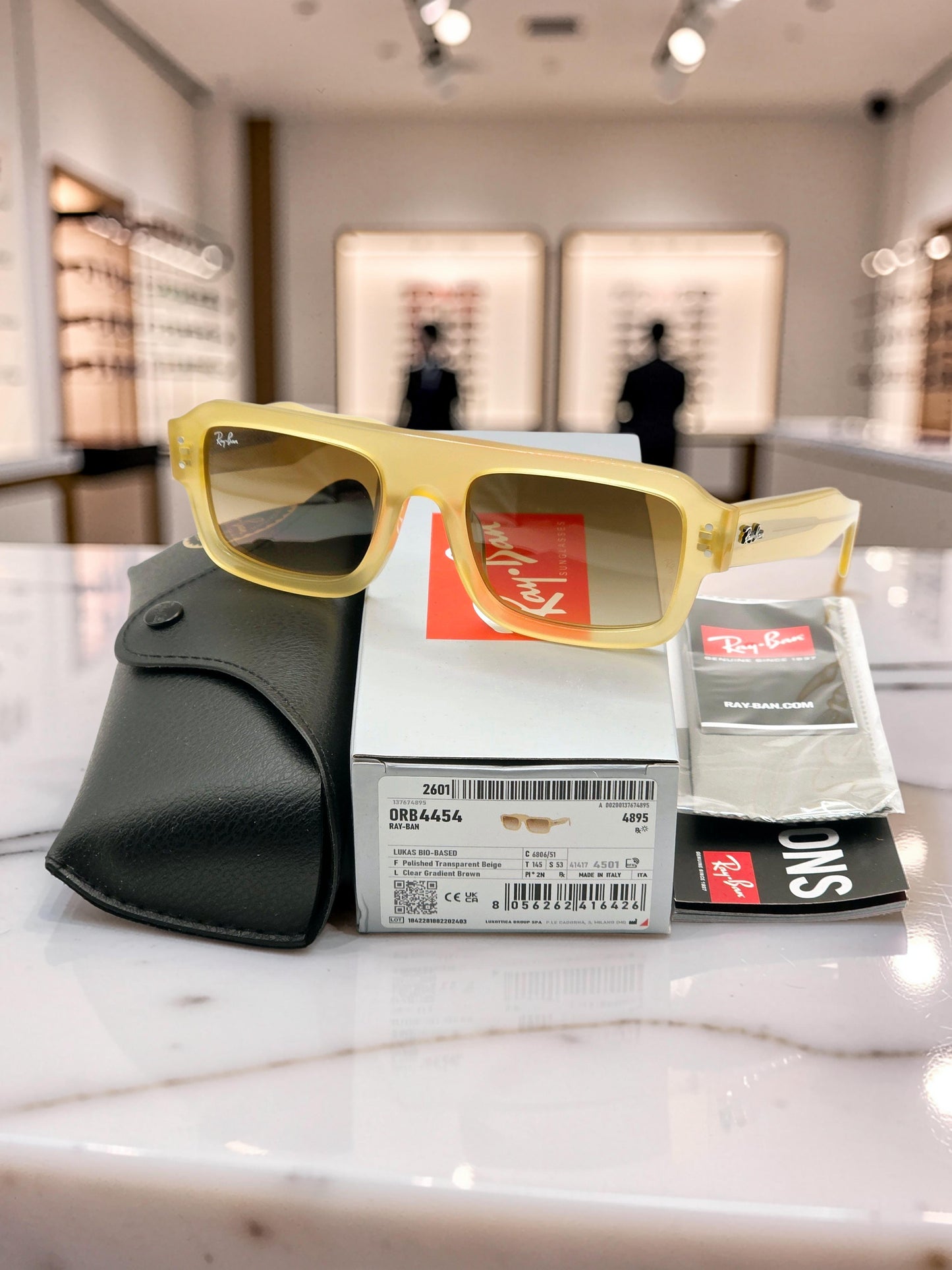 Ray-Ban Lukas RB 4454 6806/51 Marrone Trasparente con Lenti Marroni Sfumate – Taglia 53