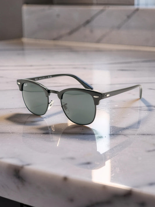 Ray-Ban Clubmaster RB 3016 1305/B1: Stile Browline in Grigio e Nero