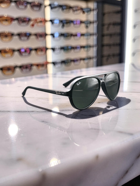 Ray-Ban Cats 5000 RB4125 601S Nero Opaco – G-15 Green Lenses – Matte Pilot Style – Misura 59