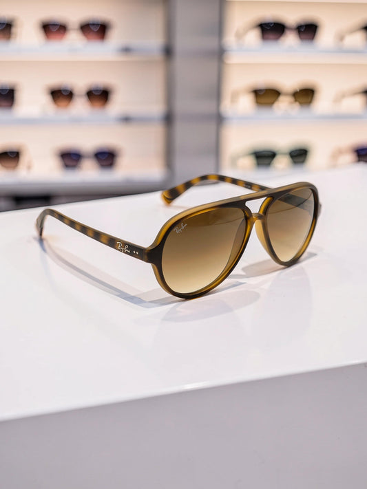 Ray-Ban Cats 5000 RB 4125 710/51 Tartaruga con Lenti Marroni Sfumate – Taglia 59