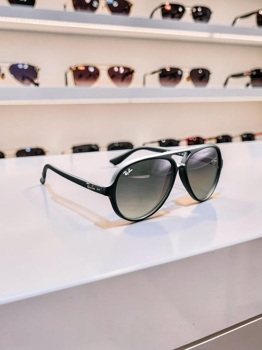 Ray-Ban Cats 5000 RB 4125 601S/32 Nero Opaco con Lenti Grigio Sfumate – Taglia 59