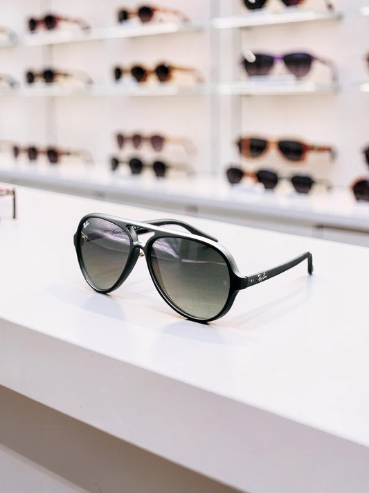 Ray-Ban Cats 5000 RB 4125 601S/32 Nero Opaco con Lenti Grigio Sfumate – Taglia 59