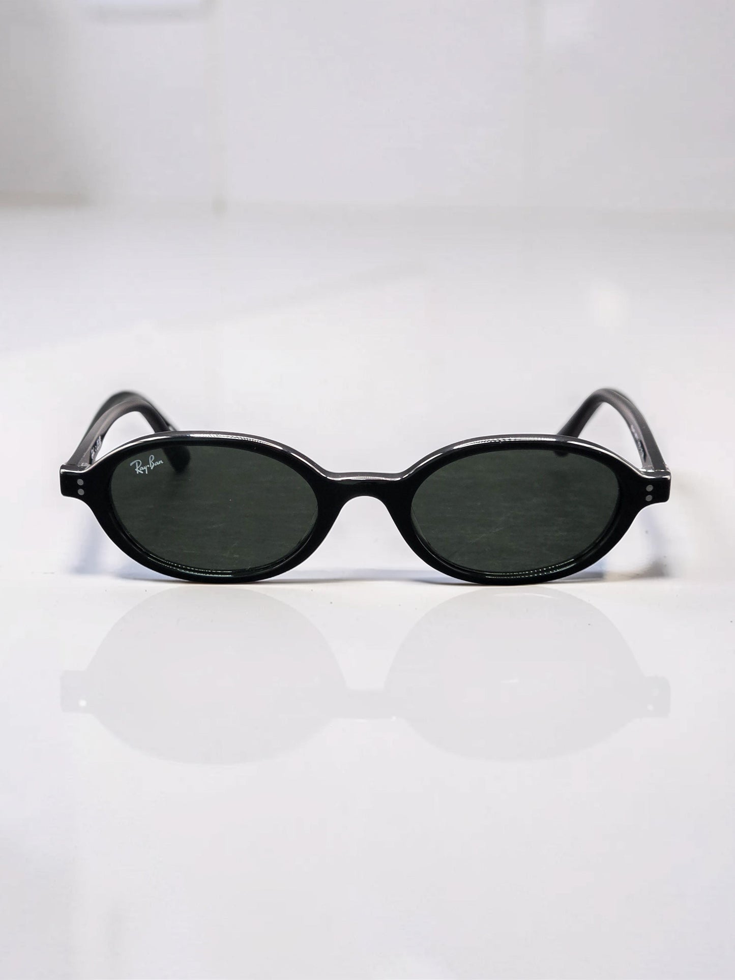 Occhiali da sole 4472 6677/71 Nero Lucido con Lenti Verde Classico – Taglia 51