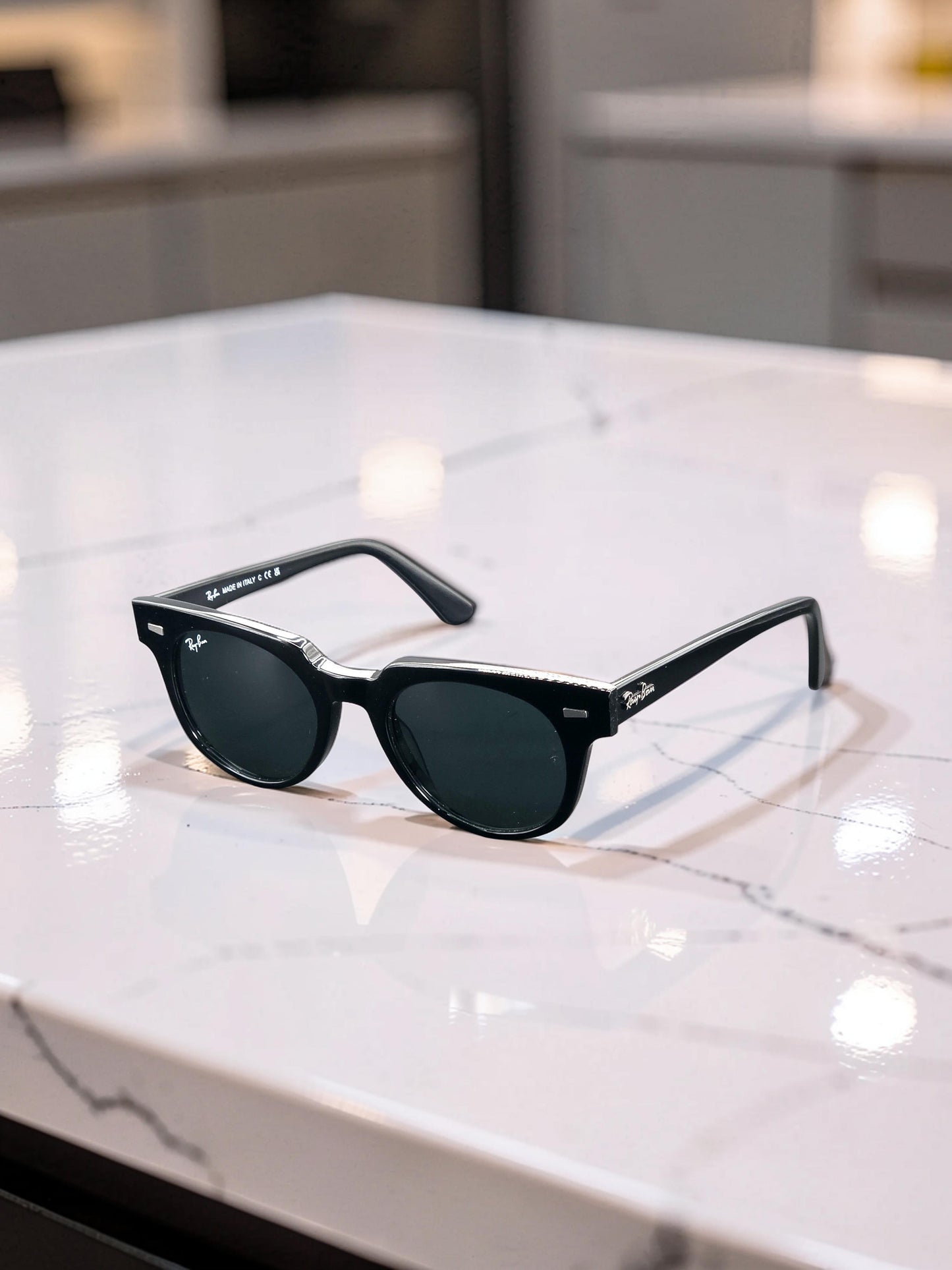 Occhiali da sole 2168 901/87 Nero Lucido con Lenti Grigie Classiche – Taglia 50