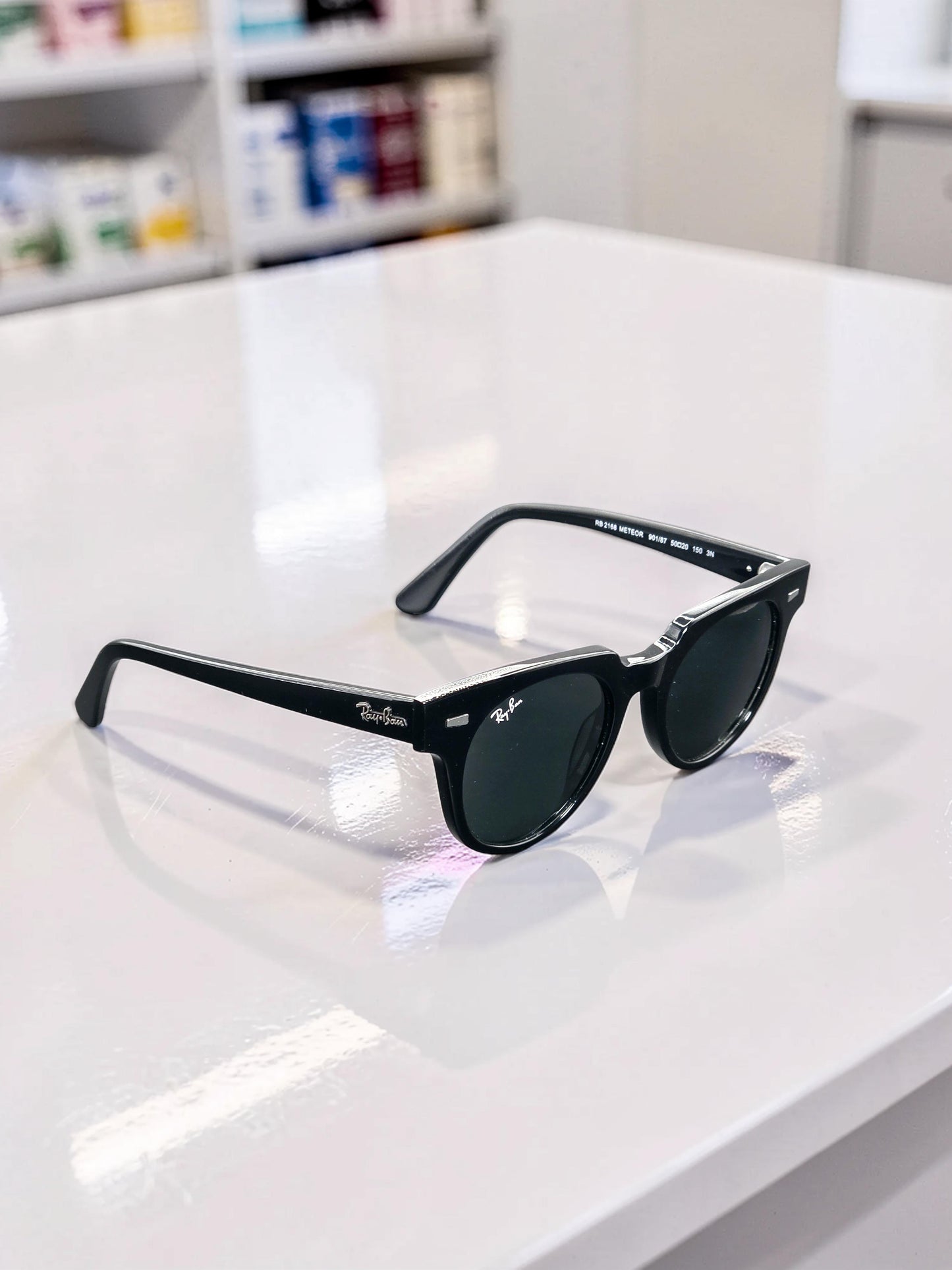 Occhiali da sole 2168 901/87 Nero Lucido con Lenti Grigie Classiche – Taglia 50