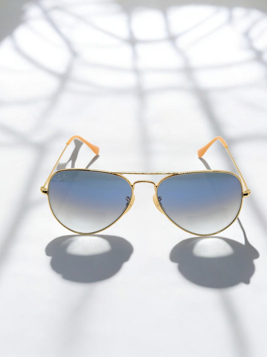 Ray-Ban Aviator Large Metal RB 3025 001/3F: L'Icona in Oro e Blu Sfumato