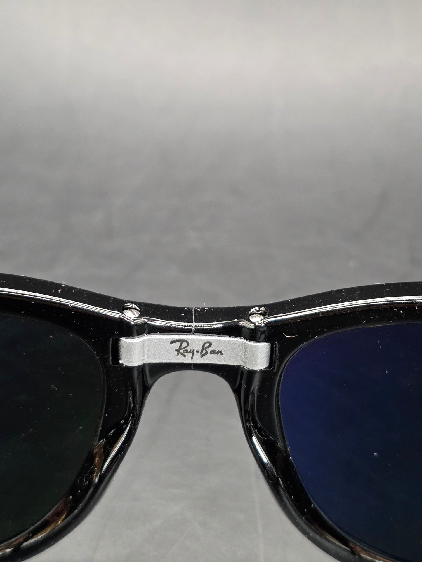 Modello 4105 601 Nero Lucido con Lenti Verde Classico G-15