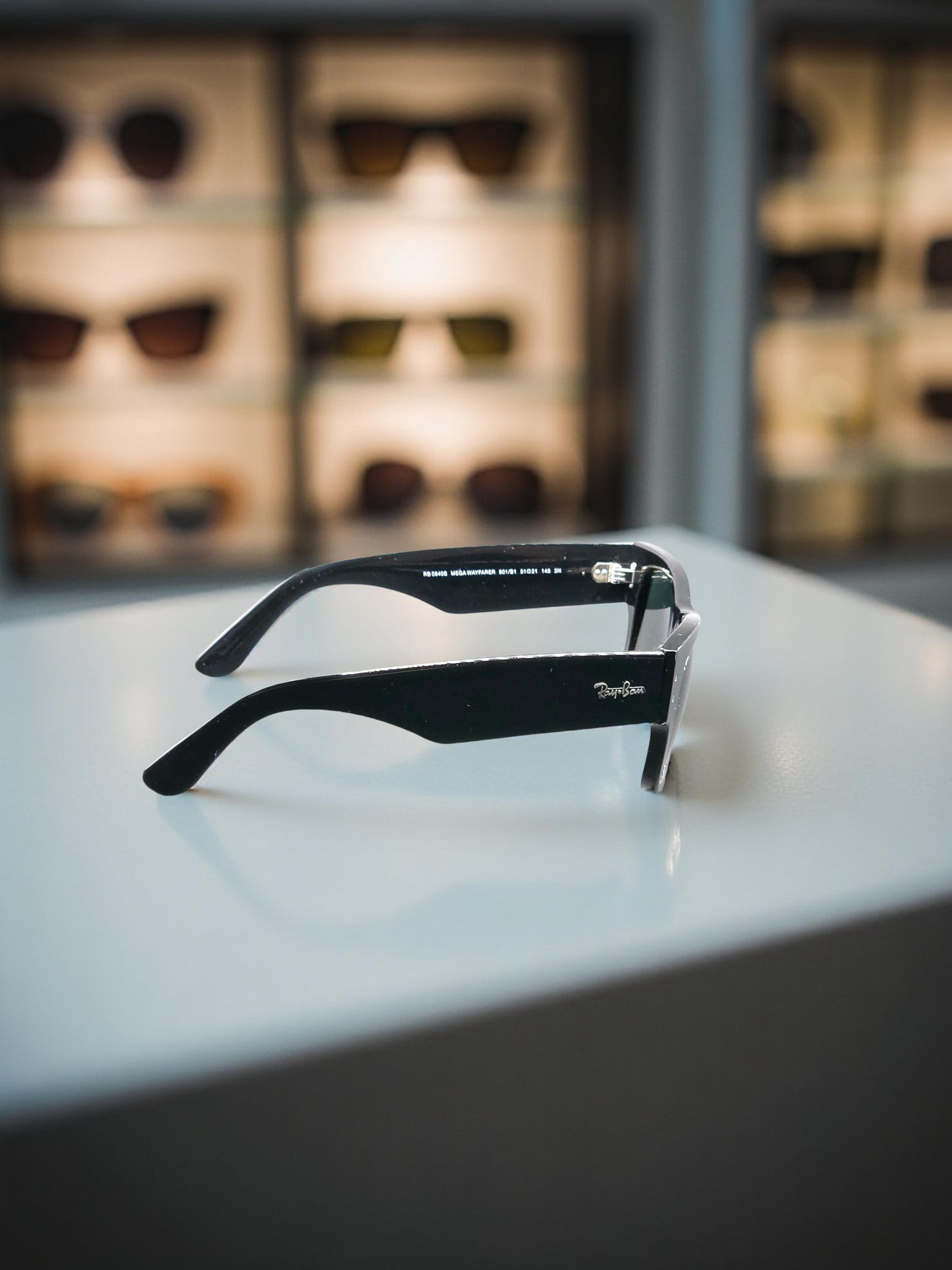 Ray-Ban Mega Wayfarer RB 0840S 901/B1 Nero Lucido con Lenti Grigie Classiche