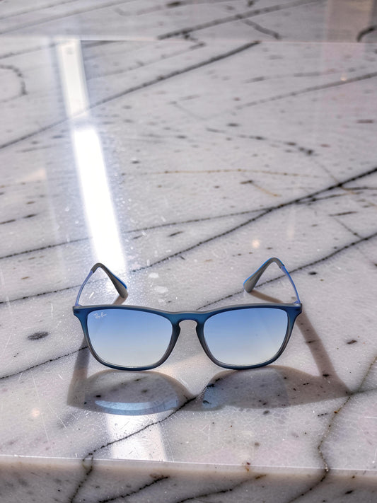 Occhiali da Sole 4187 6225/19 Nero Lucido con Lenti Blu Sfumate – Taglia 54