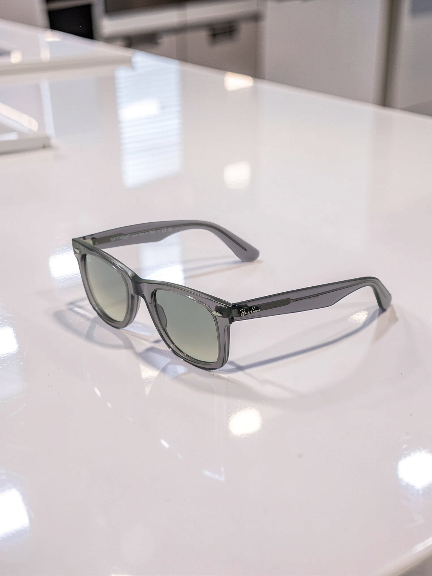 Occhiali da Sole Squadrati in Acetato 2140 6673/32 Grigio Trasparente con Lenti Grigio Sfumate – Taglia 50