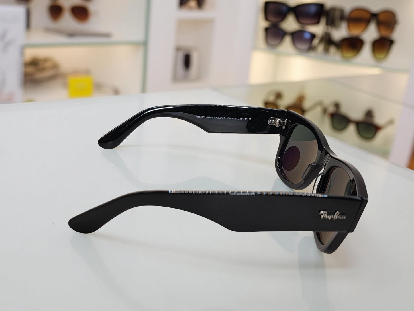 Ray-Ban Mega Wayfarer RB 0840S 901/58 Nero Polarizzato – Il Classico Potenziato