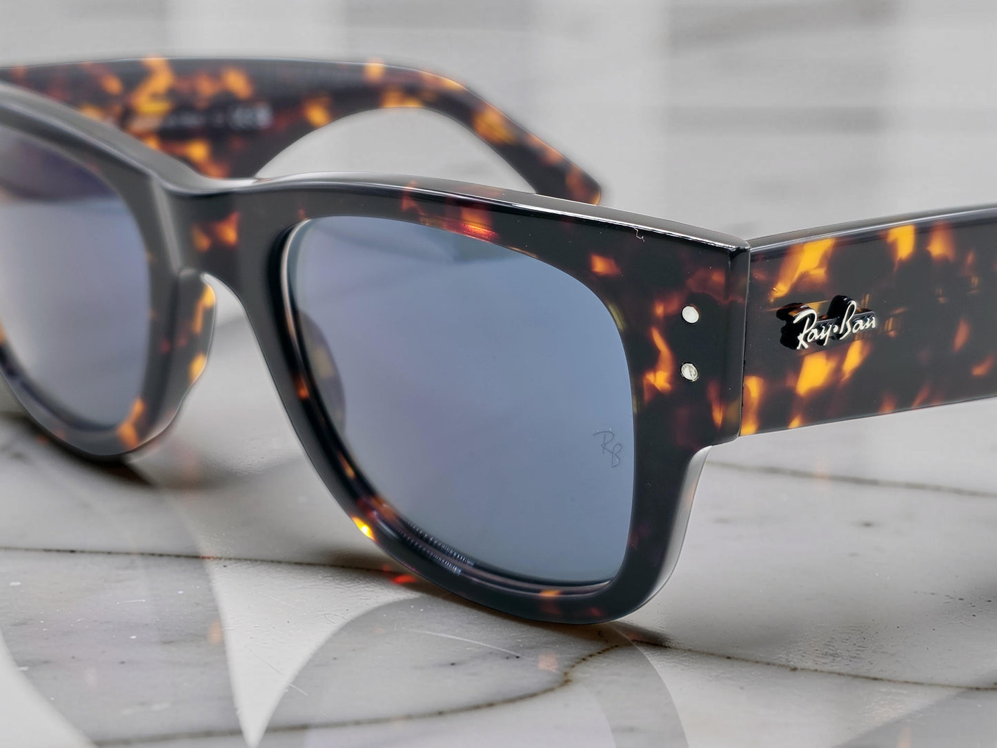 Occhiali da sole 0840S Mega 902/56 Tartarugato Lucido con Lenti Blu – Taglia 51