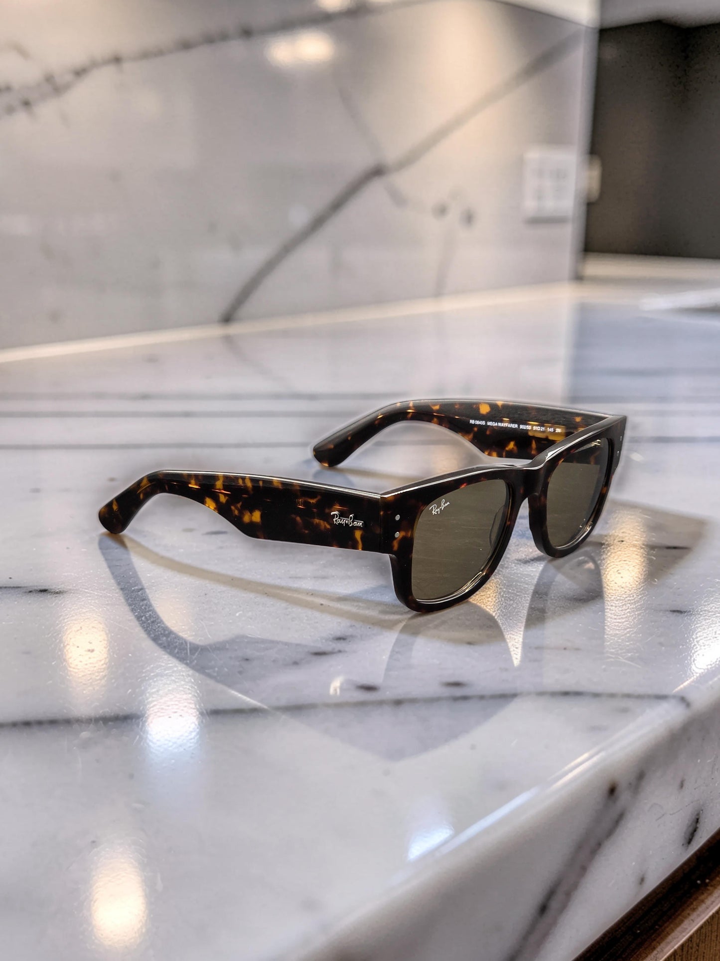 Occhiali da sole 0840S 902/53 Tartarugato Lucido con Lenti Marroni – Taglia 51