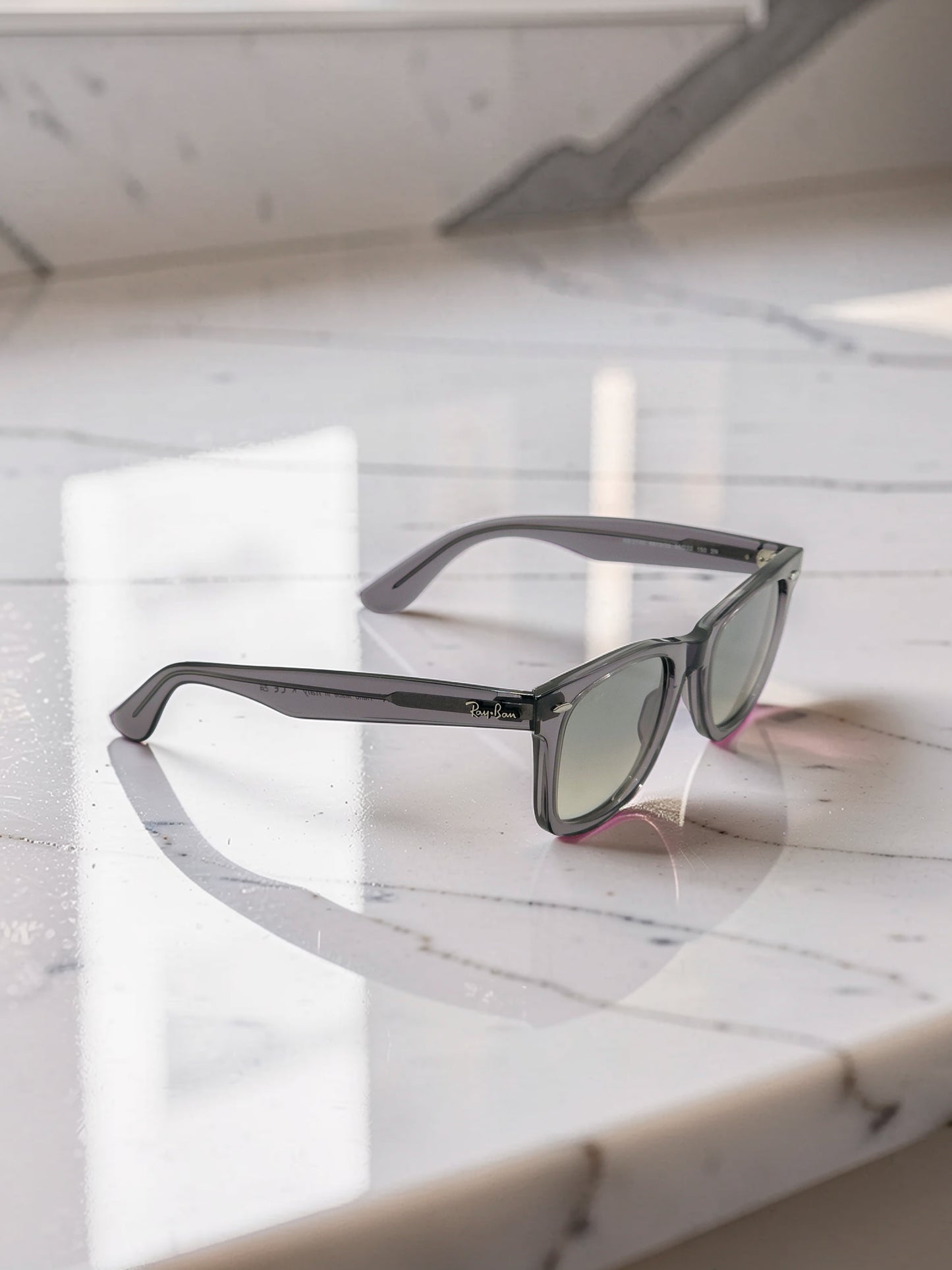 Occhiali da Sole Squadrati in Acetato 2140 6673/32 Grigio Trasparente con Lenti Grigio Sfumate – Taglia 50