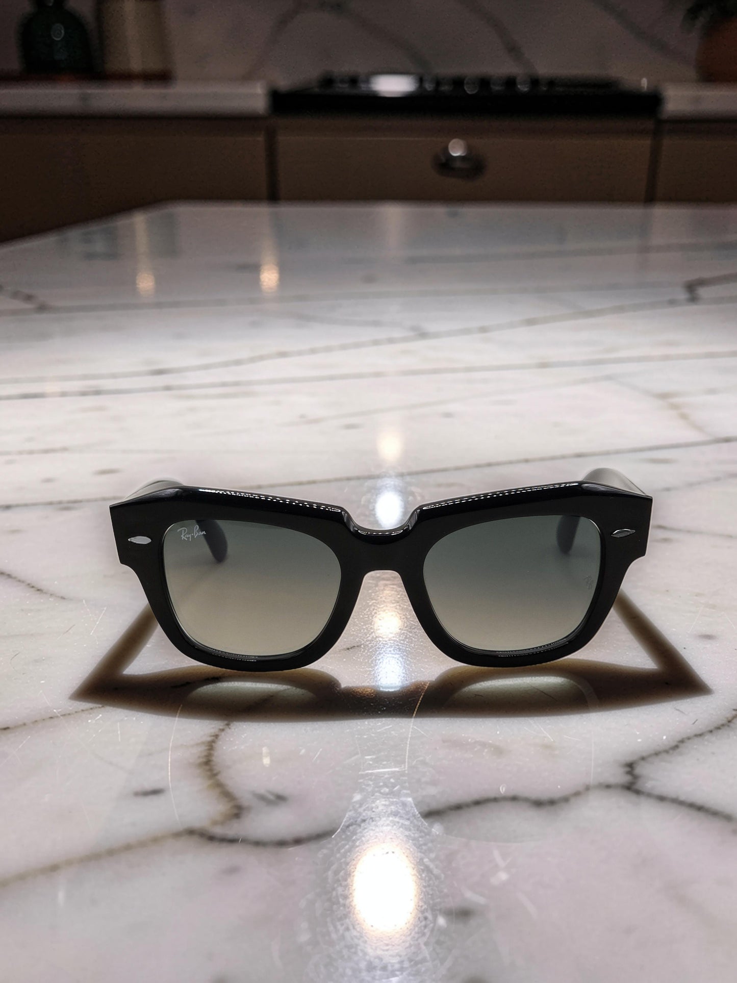 Occhiali da sole 2186 901/71 Nero Lucido con Lenti Verde Classico – Taglia 49