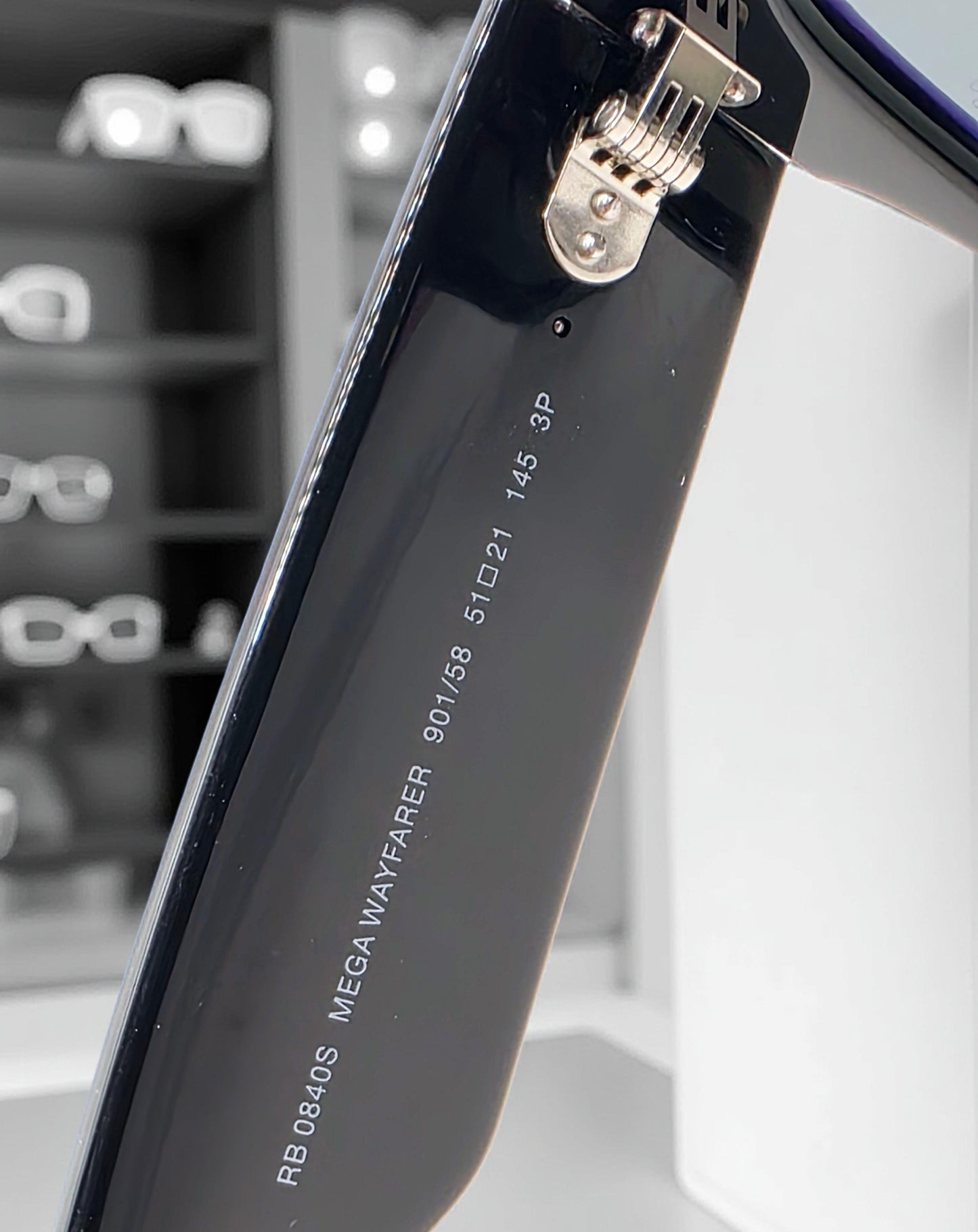 Ray-Ban Mega Wayfarer RB 0840S 901/58 Nero Polarizzato – Il Classico Potenziato