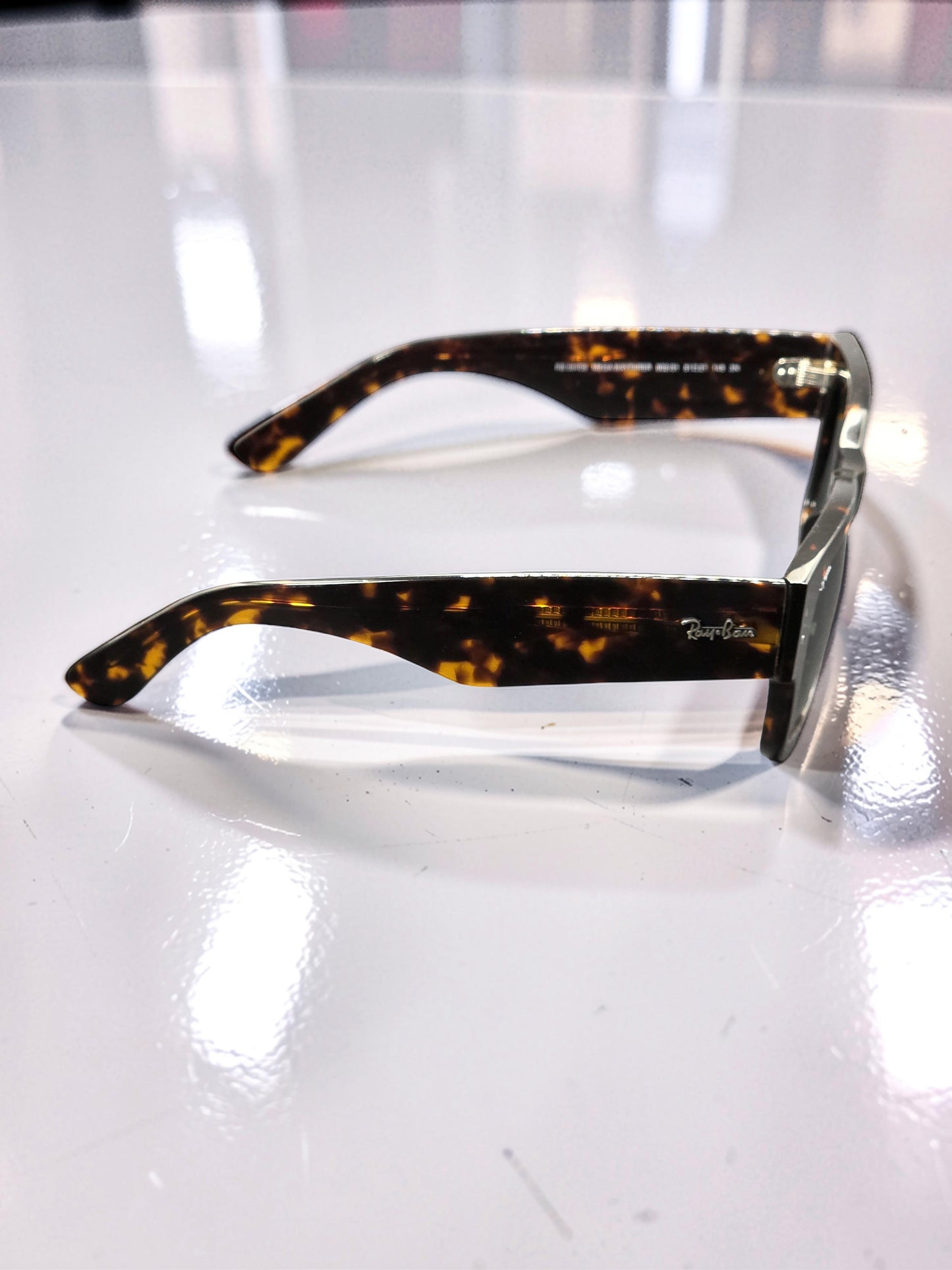 Occhiali da sole 0840S 902/31 Tartarugato Lucido con Lenti Verde Classico – Taglia 51