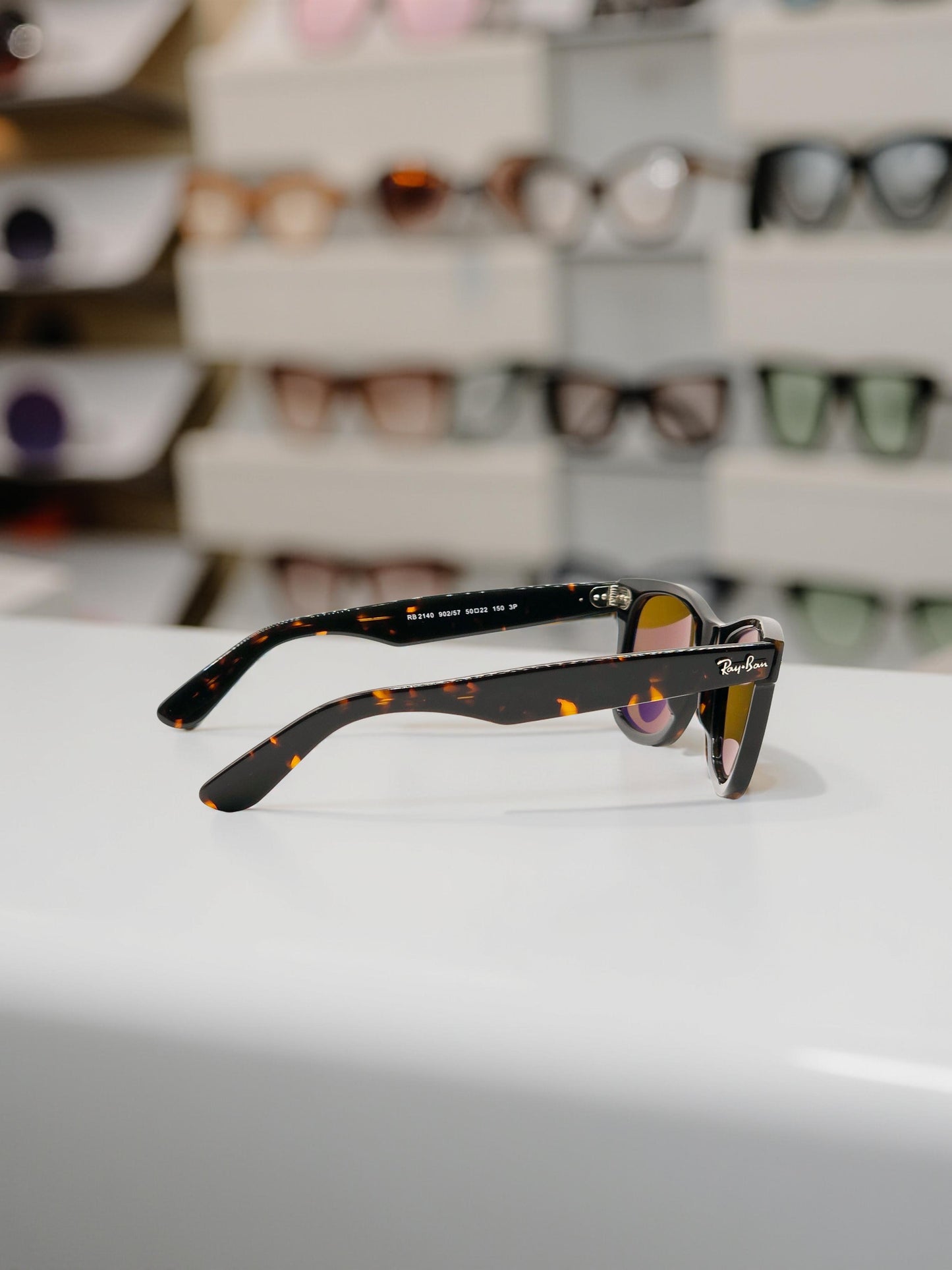 Ray-Ban Original Wayfarer RB 2140 902/57 Tartaruga Polarizzato – Design Classico